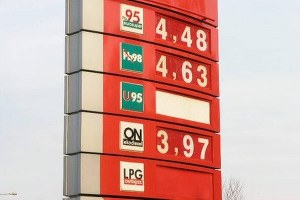 Benzyna w Polsce droższa niż w Austrii