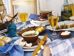 Do wielu z tych dań idealnie pasuje lekkie białe wino, zwane zielonym – vinho verde &nbsp; /Pani