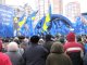 Janukowycz prowadzi, jego zwolennicy fetują 