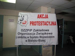 Pielęgniarki strajkują od poniedziałkowego wieczoru /RMF FM