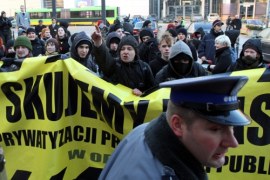 Policja argumentowała, że wkroczyła do akcji, ponieważ anarchiści wtargnęli na teren targów.