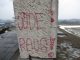 Antysemickie hasła na pomniku Ofiar Holocaustu w Krakowie