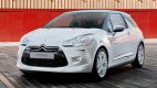 Rywal mini i pierwszy citroën z prestiżowej serii DS. Oryginalna linia, mnóstwo indywidualnie dobieranych akcesoriów (aż 6 kolorów kokpitu). Staranne wykończenie, wygodne fotele. Bagażnik 285–980 l, ceny od 57 800 zł.