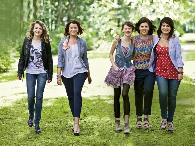 Od lewej: Sylwia Szcześniak, Marta Kuc, Natalia Koralewska, Anna Markowska, Joanna Szawarska &nbsp; /Zosia Zija i Jacek Pióro /Twój Styl