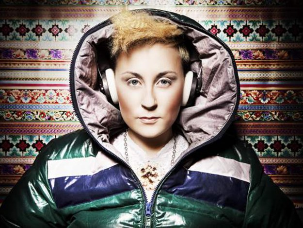 Kiedyś jedna z sióstr Sistars, dziś występuje solowo jako Pinnawela. Paulina Przybysz przez ostatnie trzy lata sporo dojrzała - życiowo i muzycznie /Krzysztof Opaliński /materiały prasowe