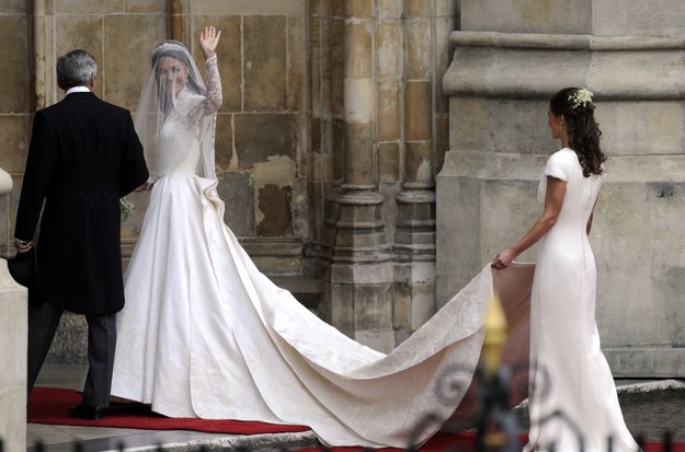 Kate w kreacji ślubnej &nbsp; /AFP