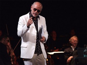 Malkovich wciela się w rolę psychopatycznego mordercy z poczuciem humoru &nbsp; /Nathalie Bauer (KHP Ronacher) /materiały prasowe