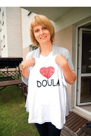 Instytucja  douli jest bardzo popularna na zachodzie Europy. Zjawisko dotarło także do Polski. Obecnie doulom patronuje fundacja Rodzić po ludzku /Konrad Piskała /Rewia