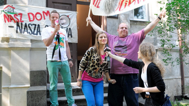 &nbsp; "Nie rzucim kamienicy", "Nie wykurzycie nas stąd" i "Nasz dom - nasza sprawa" - pod tymi hasłami odbywa się protest przeciw Rafałowi /Agencja W. Impact