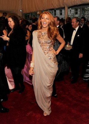 Blake Lively w sukni Lagerfelda &nbsp; /Getty Images/Flash Press Media
