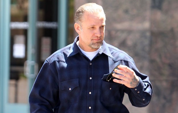 Jesse James wychodzi z sądu &nbsp; /Splashnews