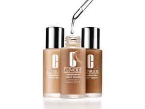 Repairwear Laser Focus All-Smooth Makeup SPF 15 Clinique &nbsp; /materiały prasowe