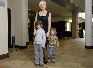 Dzieci Kasi rosną, mama ma czas dla siebie /AKPA