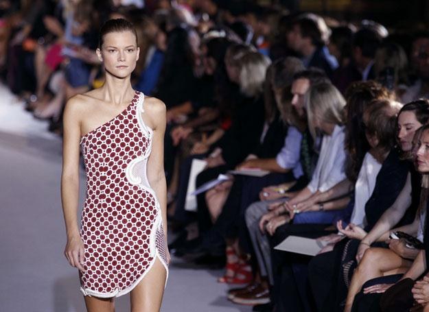 Stella McCartney, kolekcja wiosna-lato 2012 /AFP