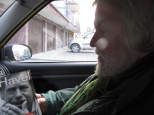 &nbsp; Jerzy Illg z książką Vaclava Havla /Maciej Grzyb /RMF FM