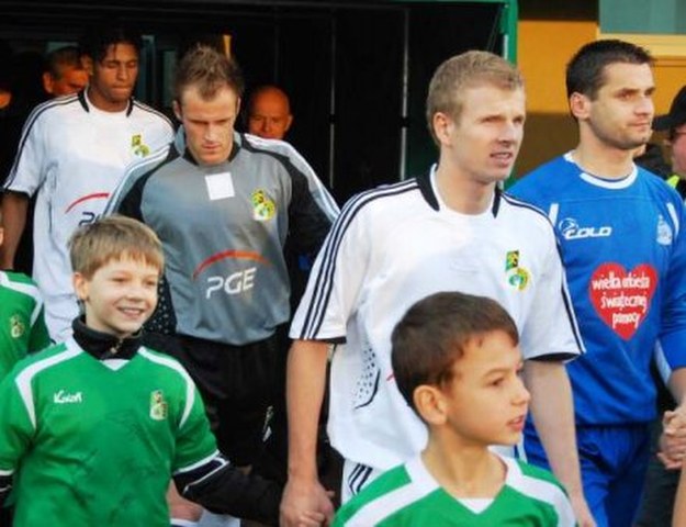 Dawid Nowak (na pierwszym planie) znów zmaga się z kontuzją /GKS Bełchatów