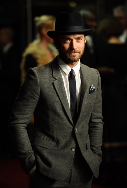 Stylowy aktor ma wiele fanek /Getty Images/Flash Press Media