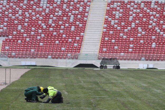 &nbsp; Murawa na Stadionie Narodowym zostanie ułożona w czwartek /Bartłomiej Zborowski /PAP