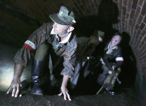 Współczesna rekonstrukcja Powstania Warszawskiego/fot. P. Piwowarski /Agencja SE/East News