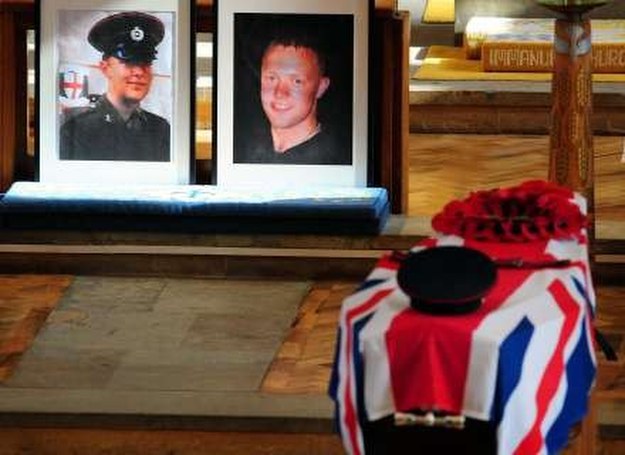 18 marca 2009, pogrzeb sapera Marka Quinsey'ego, który zginał podczas zamachu IRA na brytyjską bazę /AFP