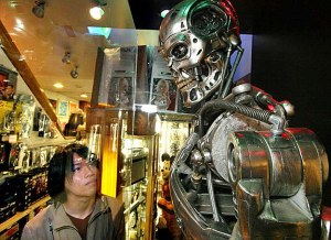 Najsłynniejszy filmowy cyborg - Terminator... /INTERIA.PL