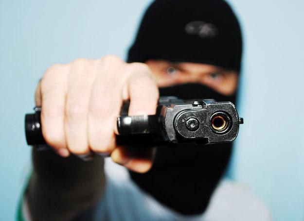 . Osoby, które nie popełniają przestępstw w równej mierze zawdzięczają to środowisku co genom /PantherMedia