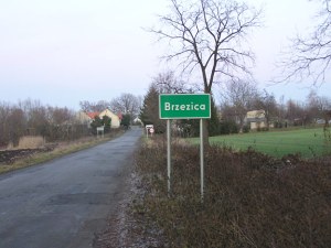 20 X 1946 r. w kierunku majątku państwowego Brzózka zmierzał tą drogą wojskowy Studebaker. /Odkrywca
