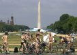 Protestujący przeciwko samochodom i globalnemu ociepleniu rowerzyści. Waszyngton, 9 lipca 2007