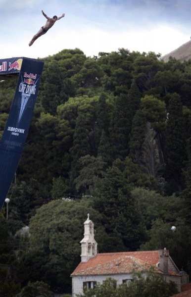  Zdjęcia z zawodów Red Bull Cliff Diving, Dubrownik, 11 lipca 2009. <a href="http://extremalne.interia.pl/woda/news/skoki-z-klifu-w-dubrowniku-film,1338022" target="_blank">Czytaj więcej.../u></a>