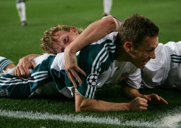 Uradowani Craig Bellamy i Dirk Kuyt /AFP
