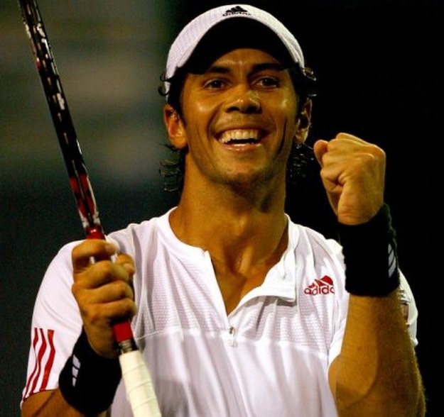 Fernando Verdasco cieszy się po sukcesie w New Haven. /AFP