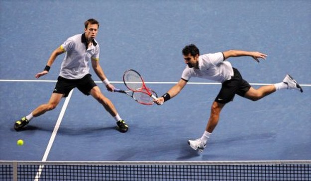 Kanadyjczyk Daniel Nestor i Serb Nenad Zimonjic /AFP