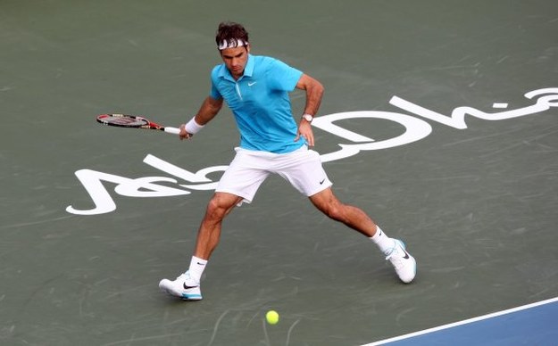 Roger Federer podczas pojedynku z Soederlingiem. /AFP