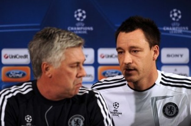 Menedżer Chelsea Londyn Carlo Ancelotti i John Terry /AFP