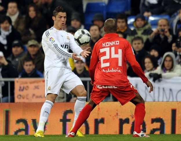 Cristiano Ronaldo (z lewej) /AFP