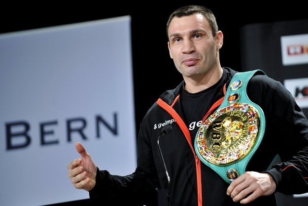 Witalij Kliczko jest mistrzem świata wagi ciężkiej federacji WBC /AFP