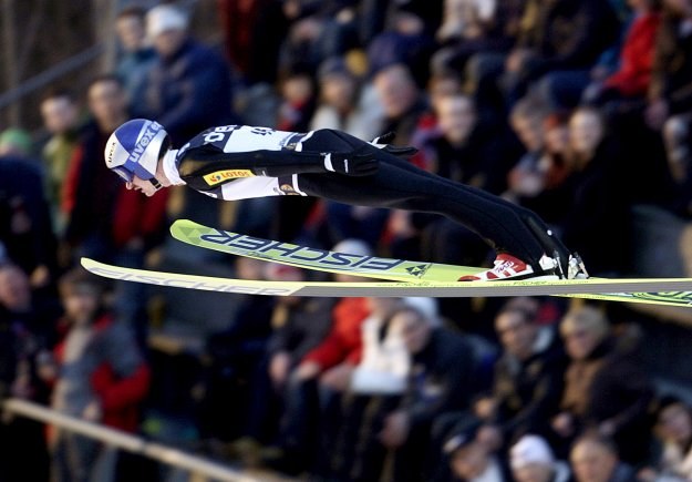 Adam Małysz miał szansę na zwycięstwo w Lillehammer, ale zepsuł skok w II serii /AFP