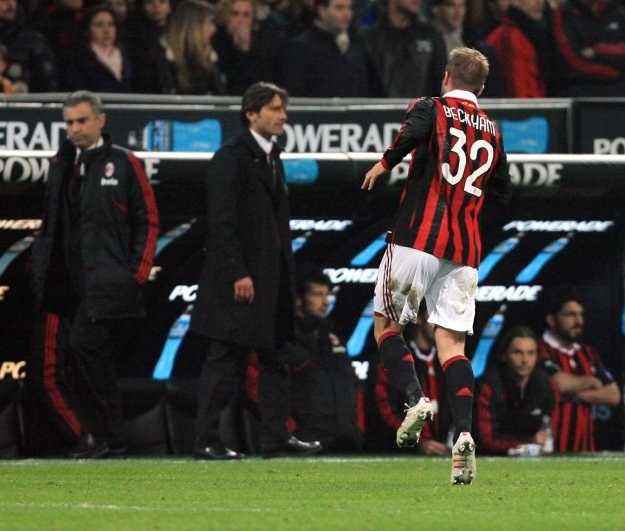 David Beckham doznał kontuzji w ostatniej minucie meczu z Chievo /AFP