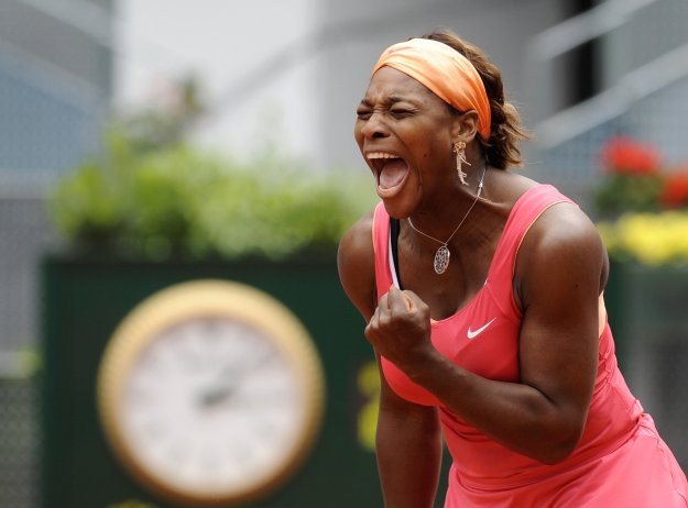 Serena Williams podczas przeprawy z Wierą Duszewiną. /AFP