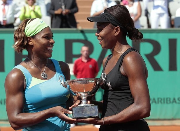 Venus Williams (z prawej) i Serena Williams /AFP