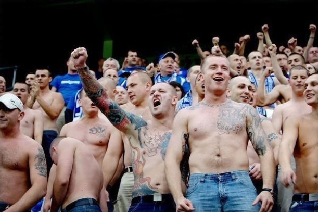 Kibice Lecha mają swoją kartę. /AFP