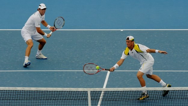 Paul Henley i Lleyton Hewitt tworzyli na korcie dobrze uzupełniający się duet /INTERIA.PL/PAP