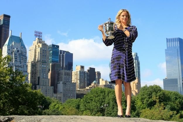 Kim Clijsters z trofeum zdobytym w Nowym Jorku /AFP