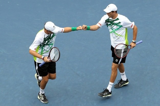 Bob i Mike Bryanowie /AFP