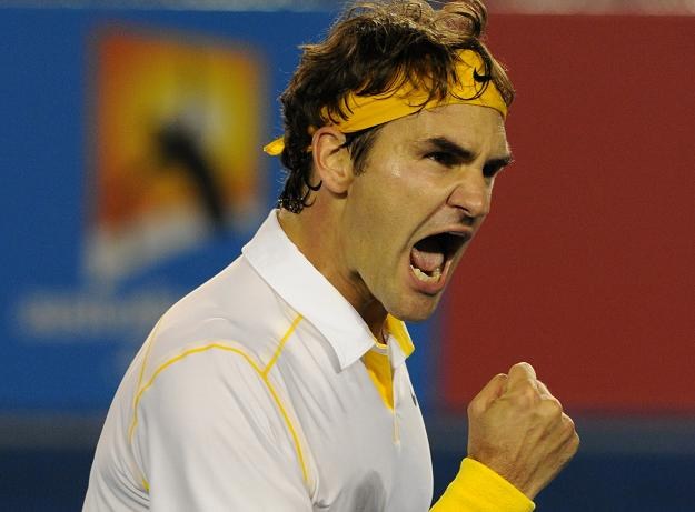 Roger Federer cieszył się w meczu z Simonem z każdego punktu /AFP