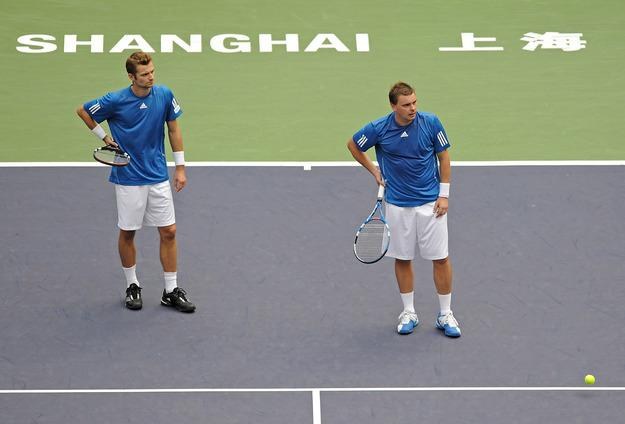 Mariusz Fyrstenberg (z lewej) i Marcin Matkowski zagrają w kolejnej rundzie Australian Open /AFP