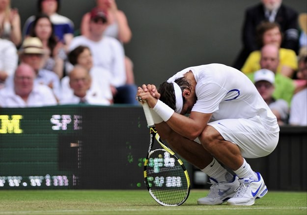 Rafael Nadal narzekał na stopę, ale i tak wygrał z del Potro /AFP