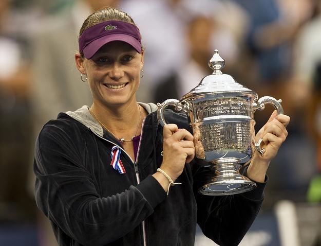 Samantha Stosur z trofeum za zwycięstwo w US Open /AFP