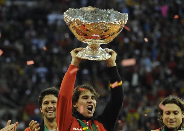 Rafael Nadal poprowadził Hiszpanów do triumfu w Pucharze Davisa /AFP