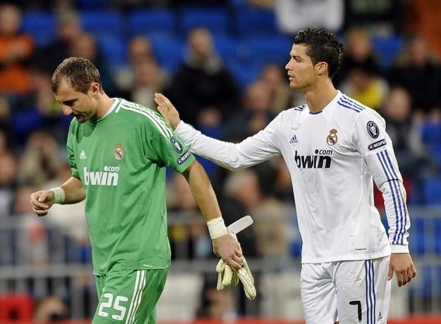 Jerzy Dudek prywatnie przyjaźni się z Cristiano Ronaldo /AFP